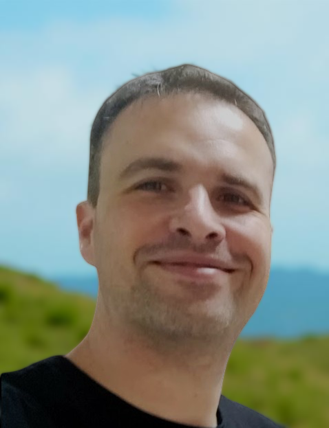Rafael Winter headshot